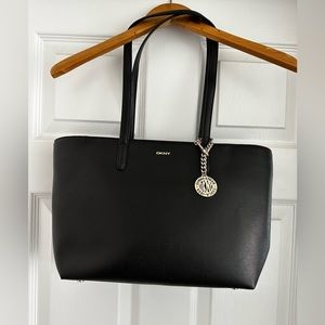 DKNY Bryant Medium Zippered Tote Bag NWT